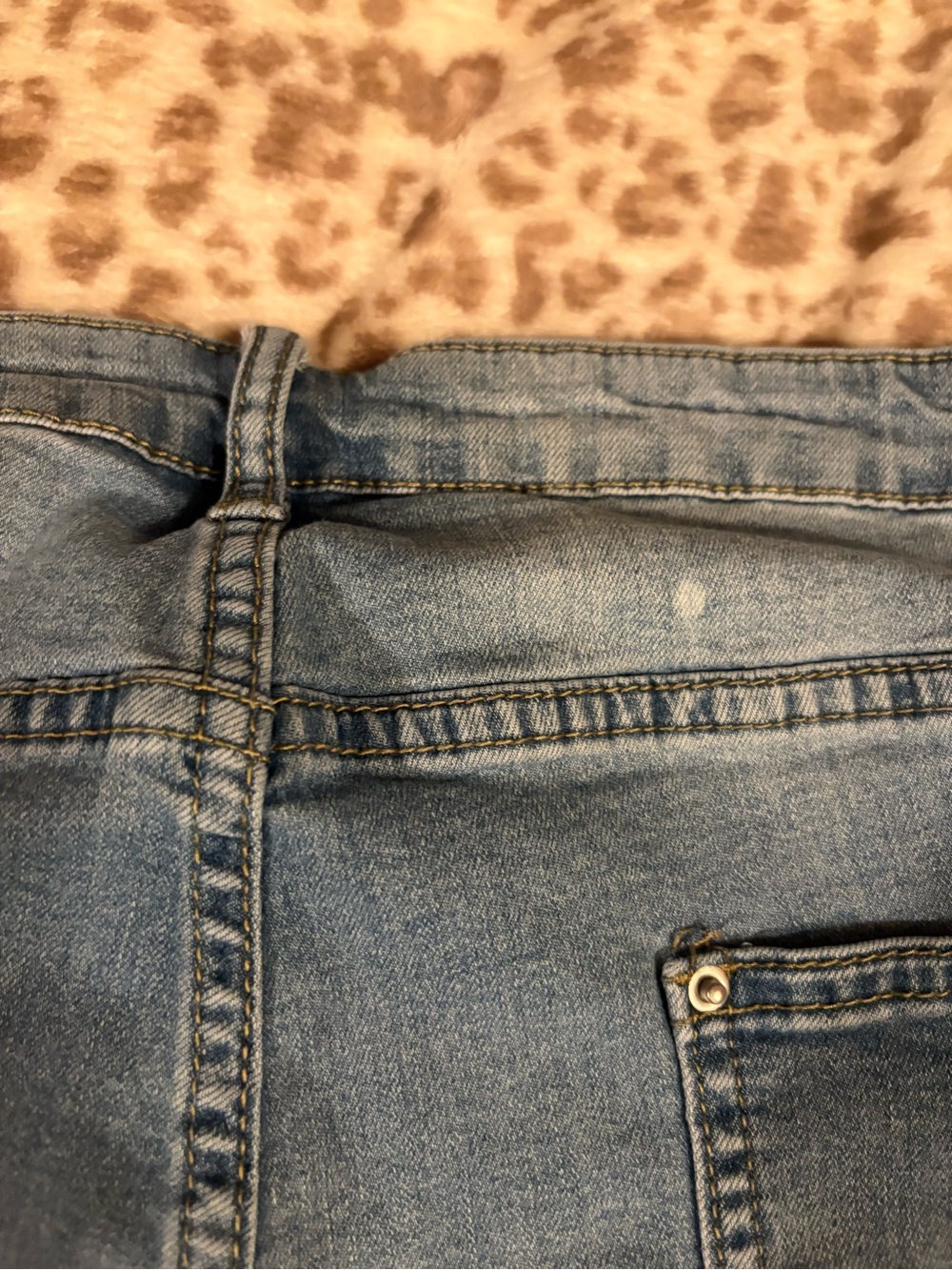 Light Blue Denim Roll-Cuff Women's Shorts Size 4XL - Picture 4 of 6